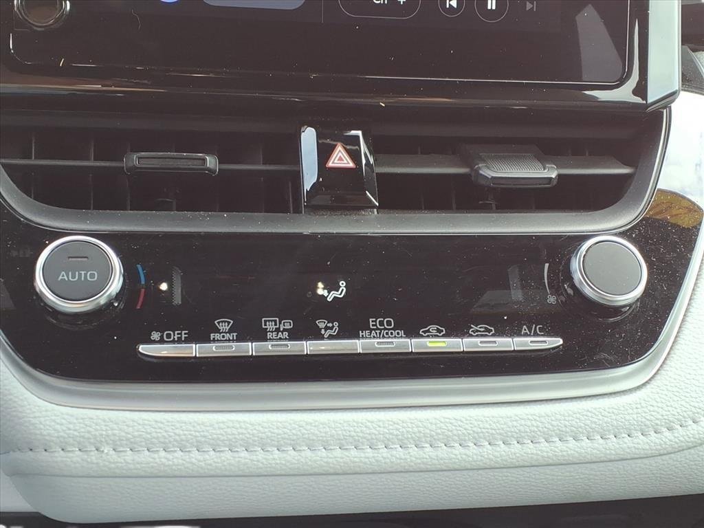 Used 2024 Toyota Corolla SE image 39