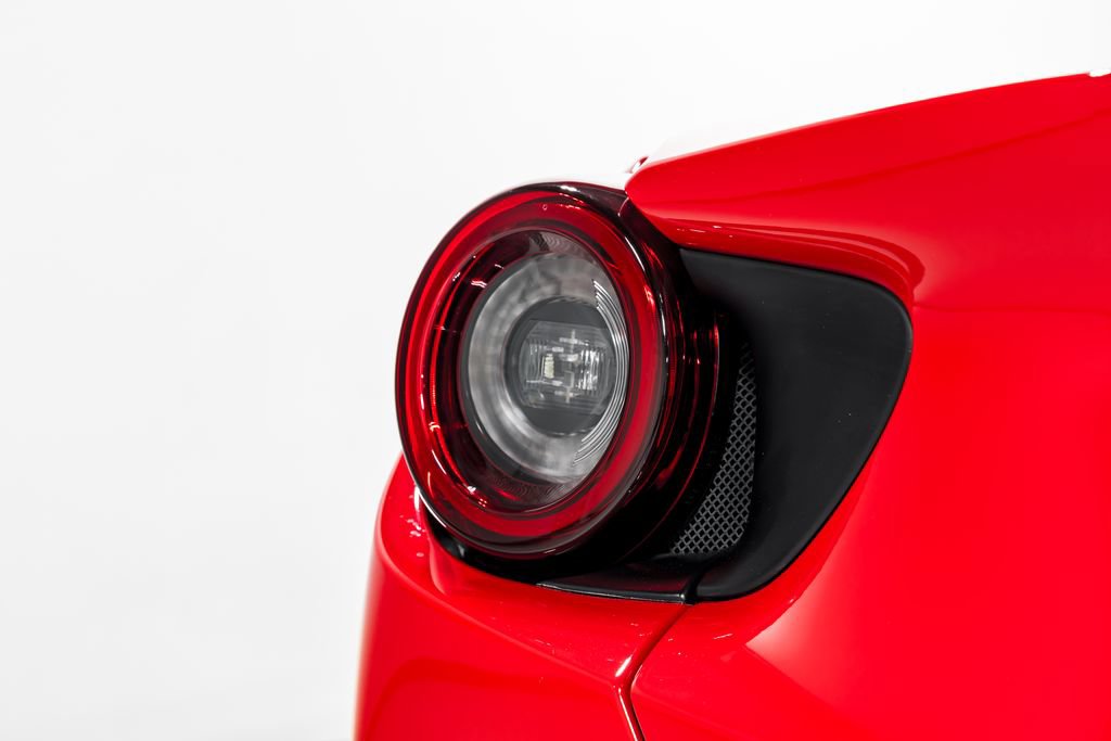Used 2020 Ferrari Portofino RWD image 57