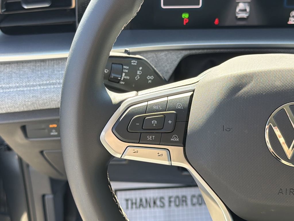 Used 2025 Volkswagen Tiguan S image 25