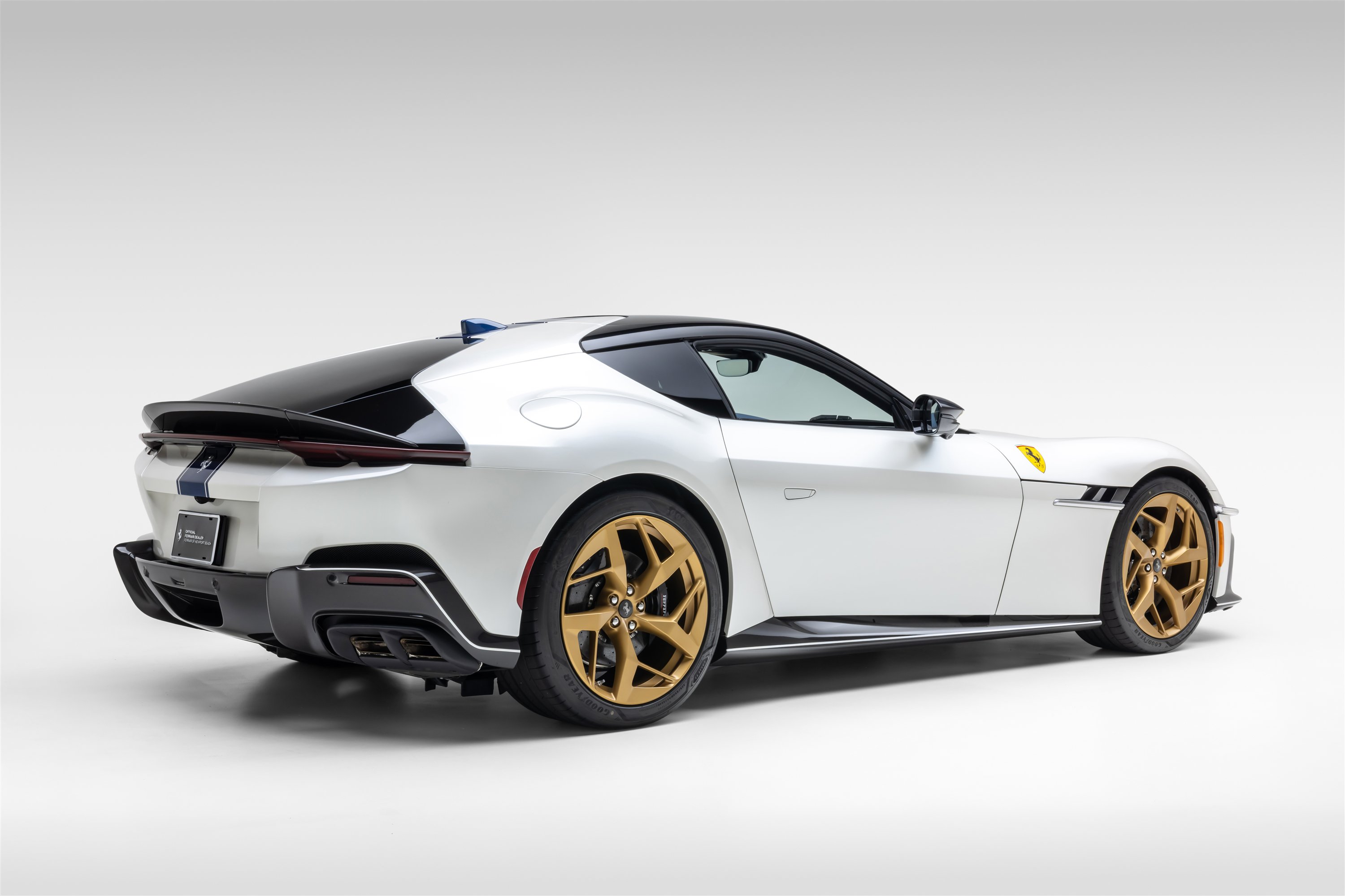 Used 2025 Ferrari 12Cilindri RWD image 5