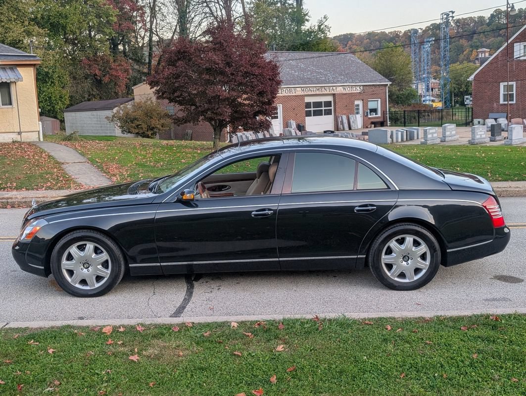 Used 2005 Maybach 57 RWD image 12