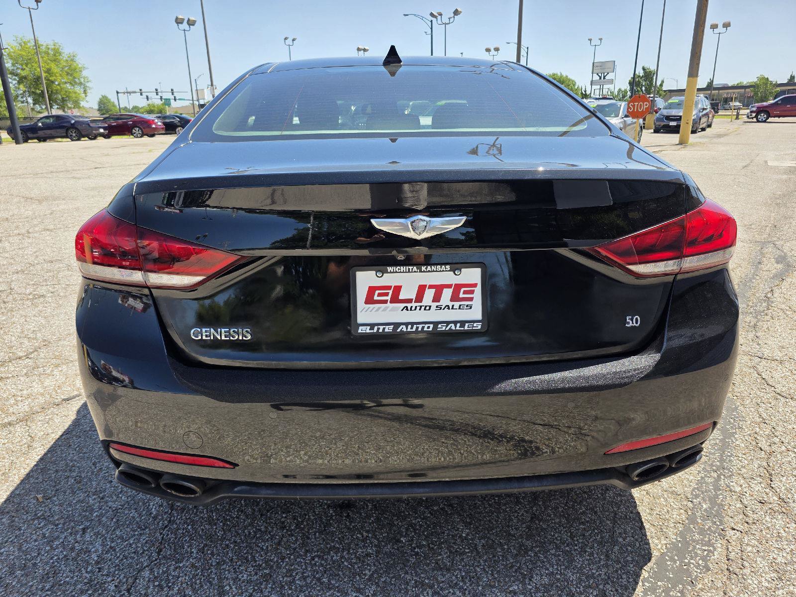Used 2015 Hyundai Genesis 5.0 w/ Option Group 05 RWD image 6