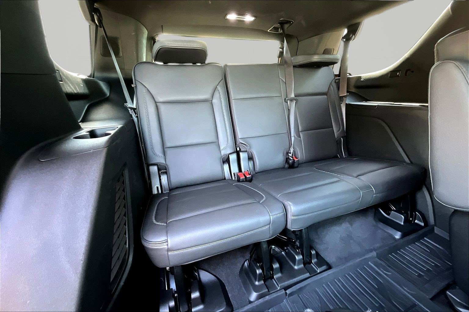 Used 2021 GMC Yukon Denali w/ Denali Premium Package AWD/4WD image 26