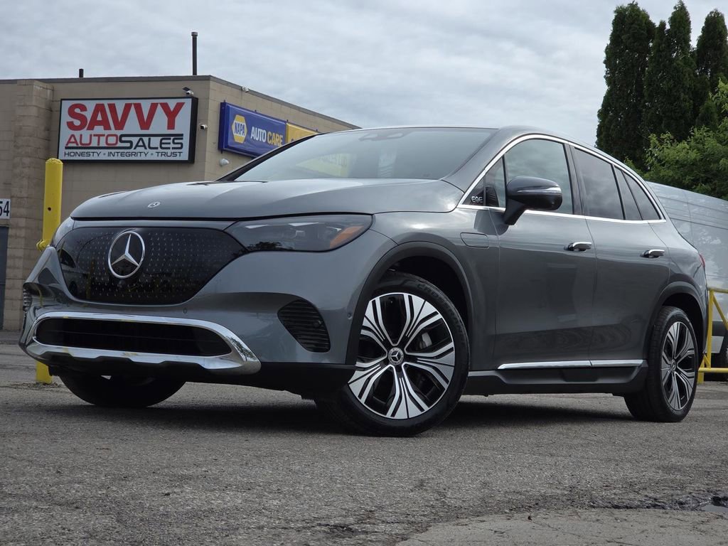 Used 2023 Mercedes-Benz EQE 350+ 4MATIC SUV w/ Exclusive Trim Package image 2