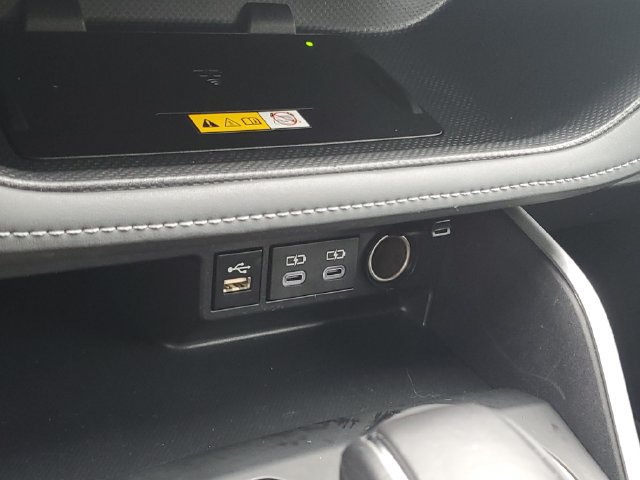 Used 2024 Toyota Highlander XLE AWD/4WD image 29