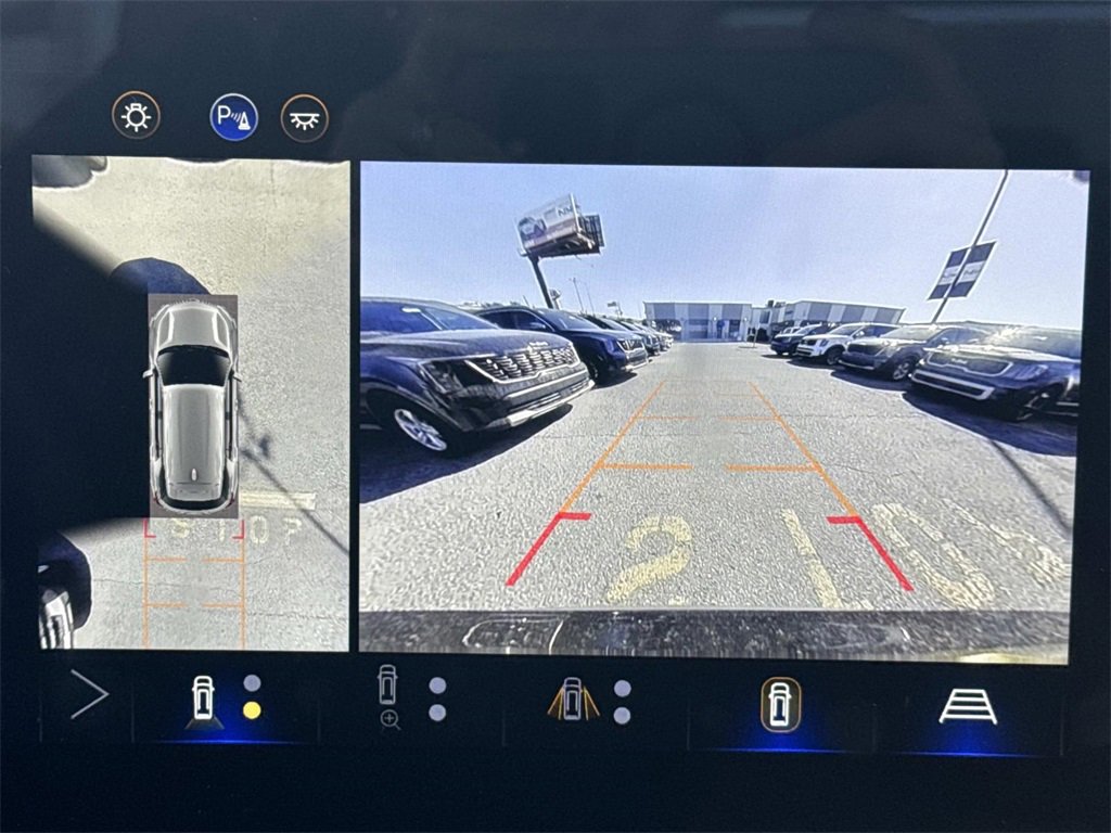 Used 2025 Chevrolet Equinox ACTIV w/ Safety and Technology Package image 50