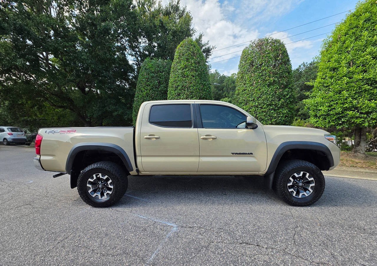Used 2019 Toyota Tacoma TRD Off-Road AWD/4WD image 8