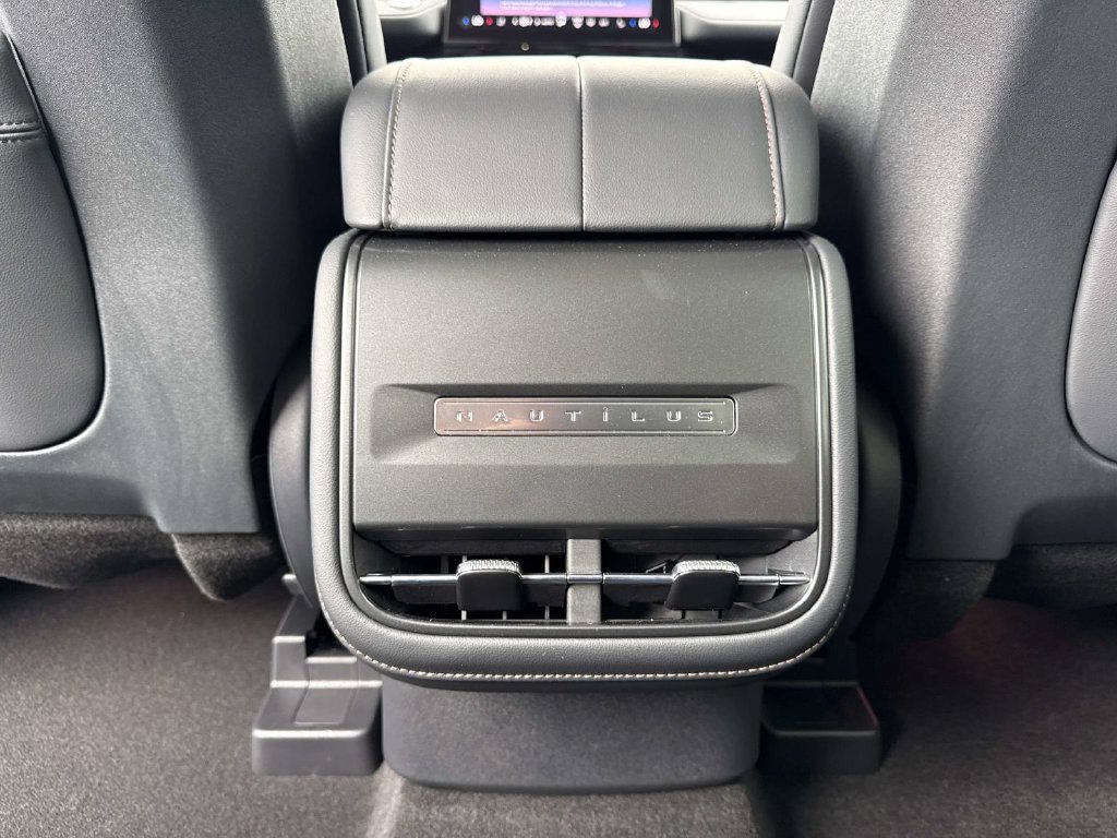 New 2026 Lincoln Nautilus Premier AWD/4WD image 16