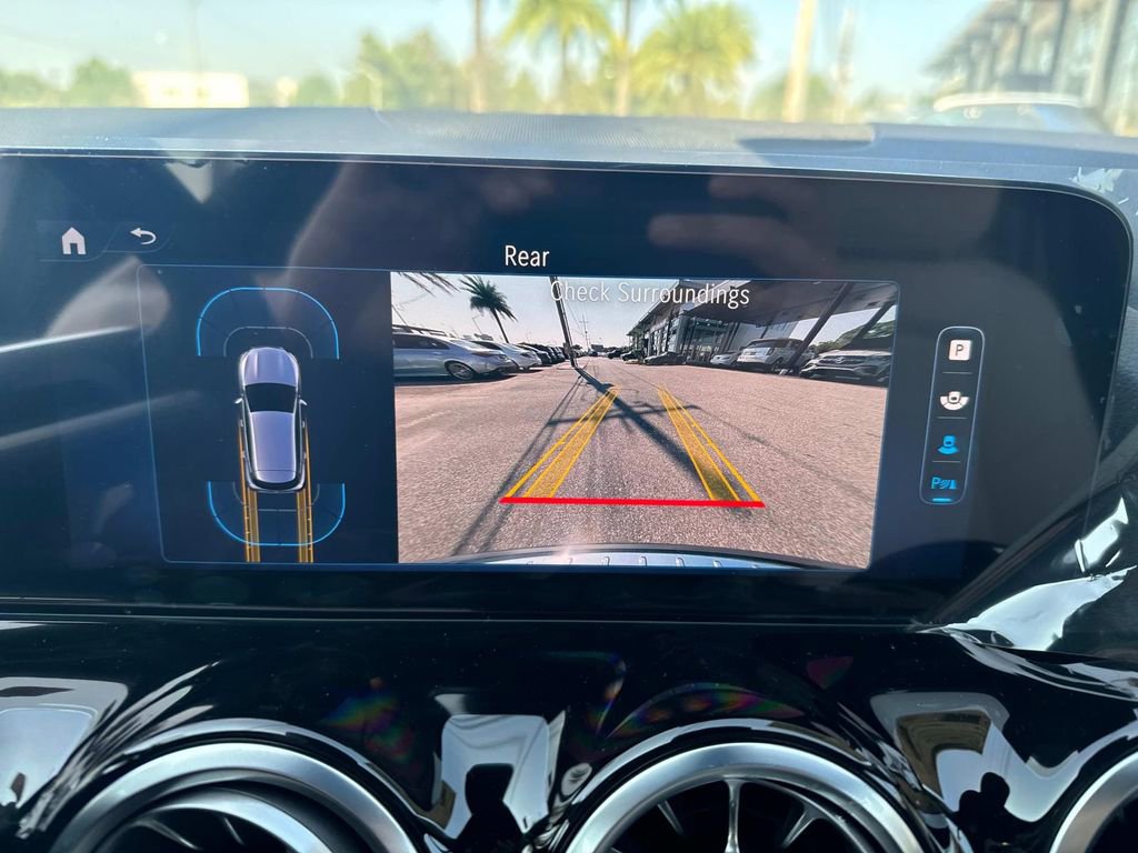 Used 2025 Mercedes-Benz GLA 250 image 12