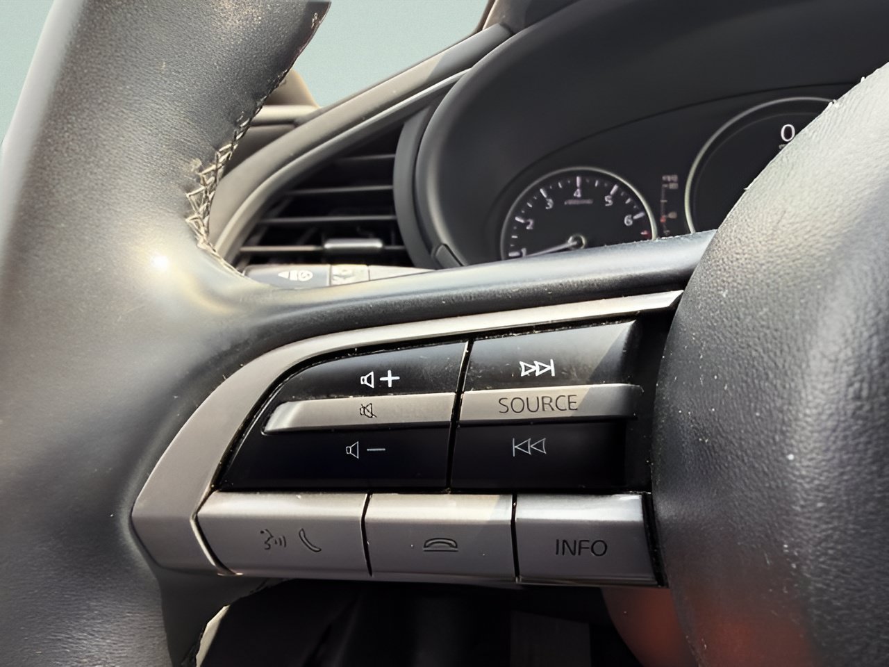 Used 2021 MAZDA MAZDA3 s FWD image 21
