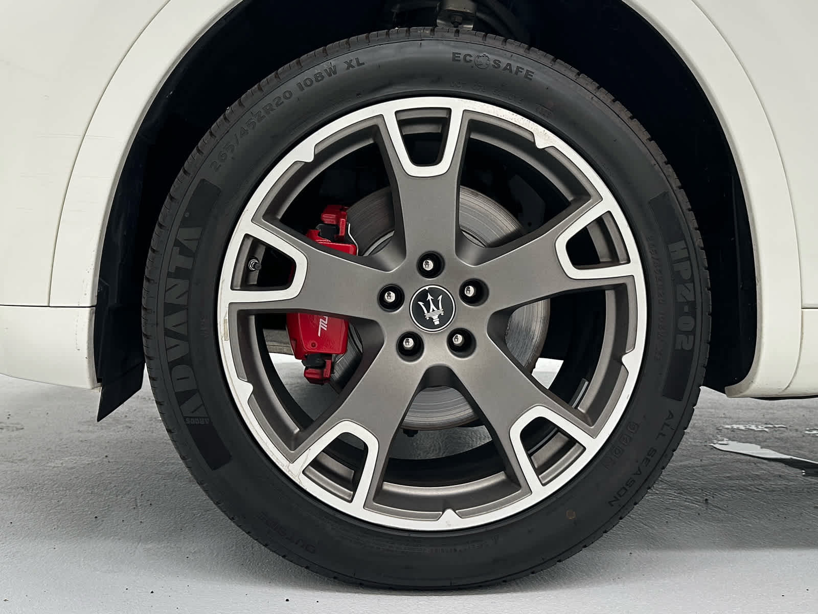 Used 2023 Maserati Levante GT AWD/4WD image 9