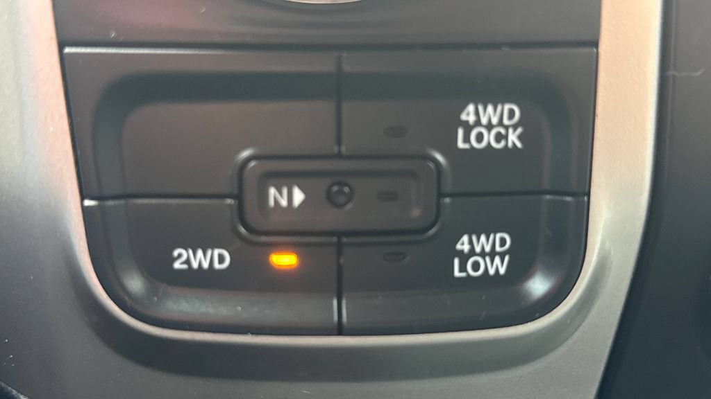 Used 2019 RAM 1500 Classic SLT w/ Luxury Group AWD/4WD image 35