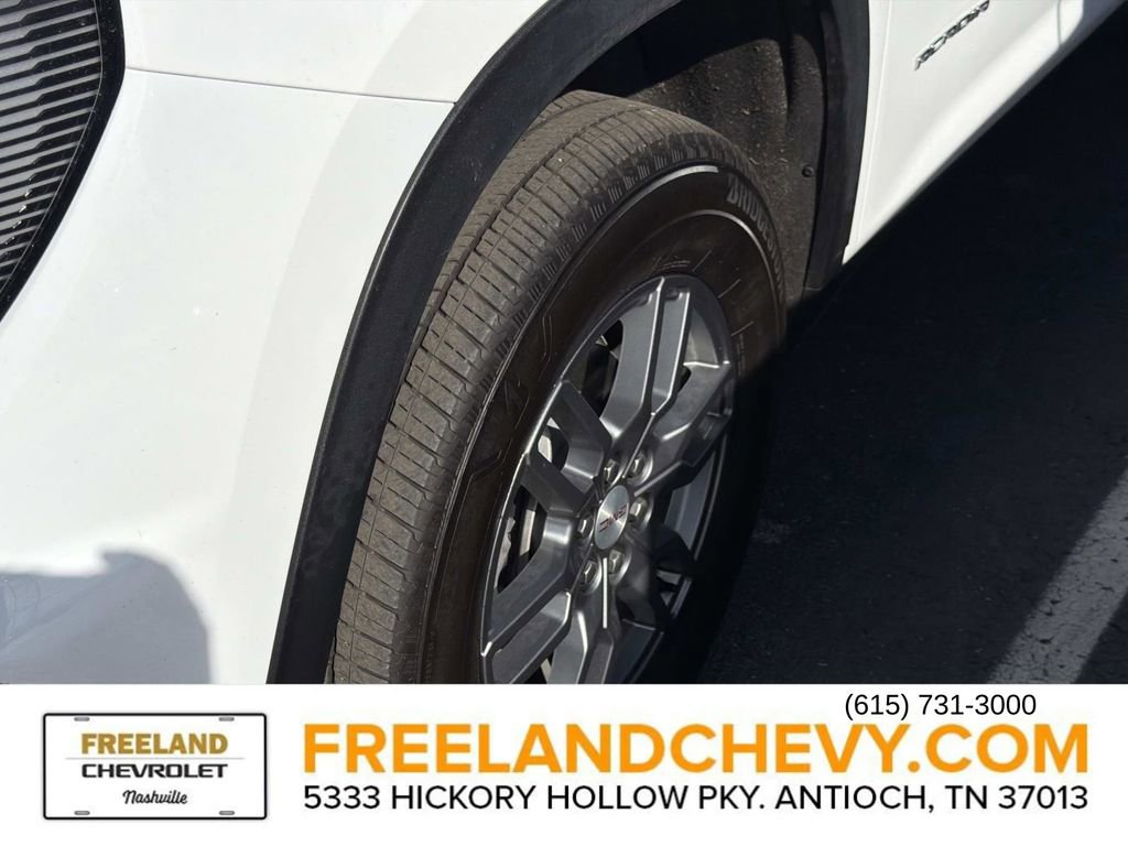 Used 2025 GMC Acadia Elevation image 9