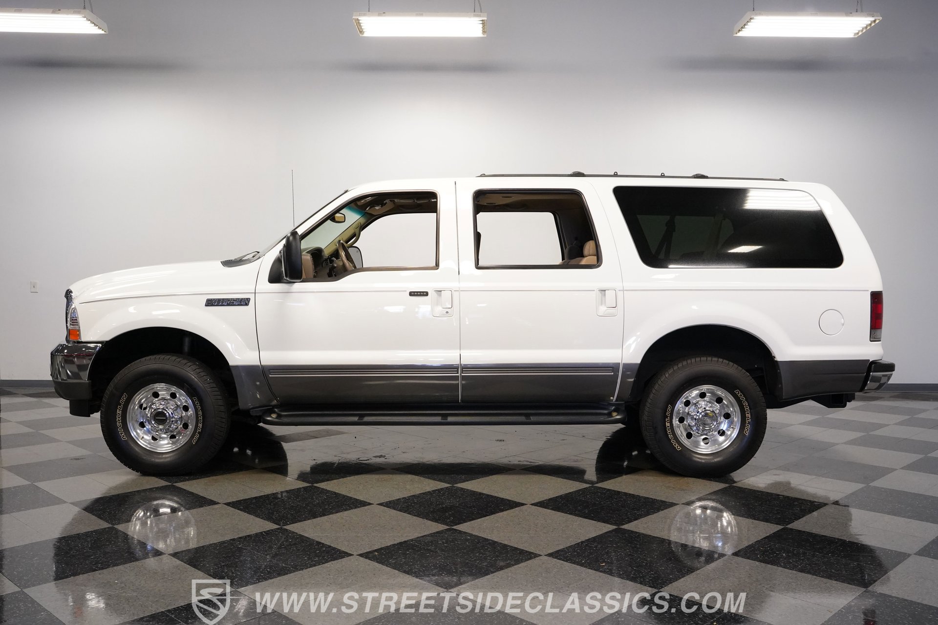 Used 2002 Ford Excursion XLT image 7