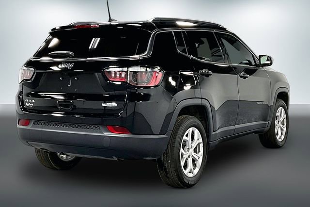 Used 2024 Jeep Compass Latitude image 7