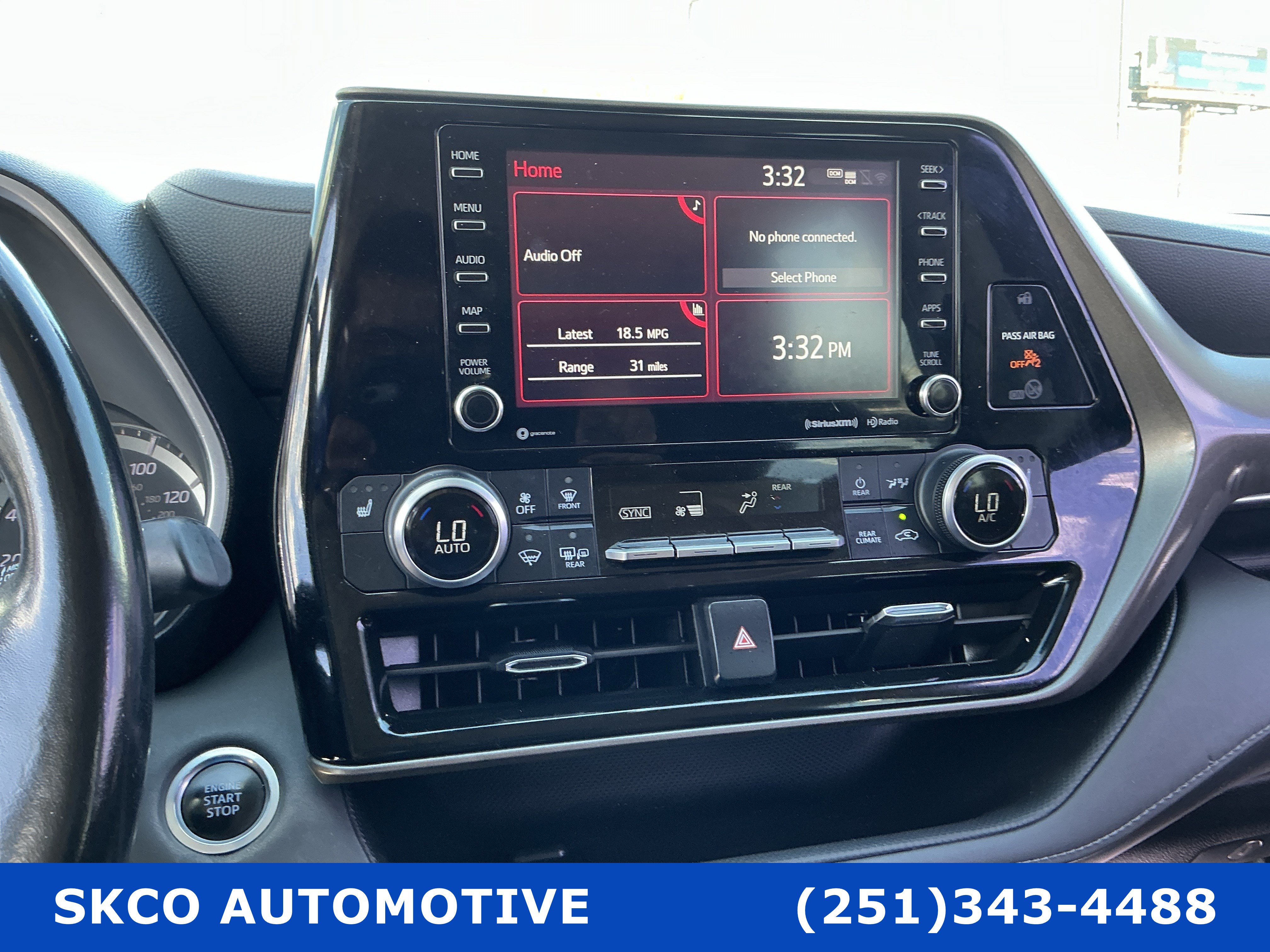 Used 2021 Toyota Highlander XLE FWD image 16