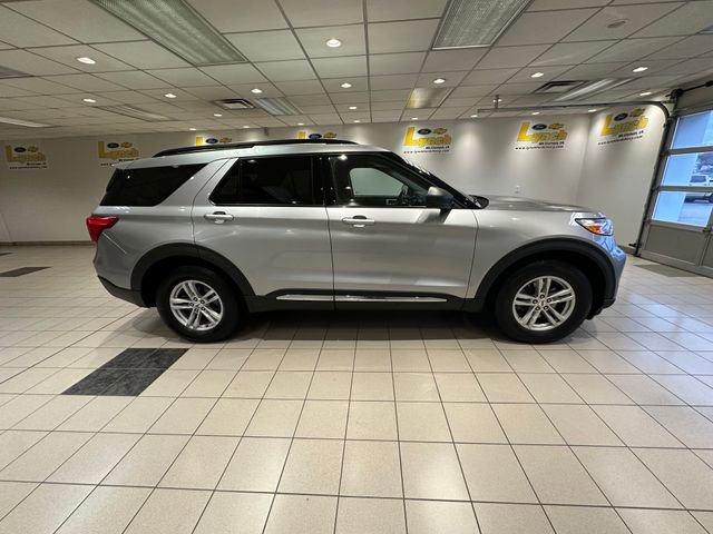 Used 2021 Ford Explorer XLT w/ Equipment Group 202A image 3