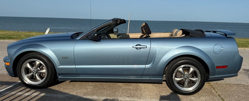 Used 2006 Ford Mustang GT RWD image 8