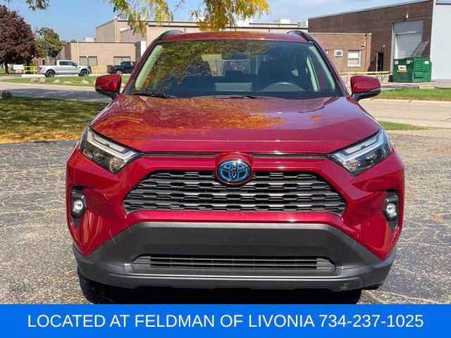 Used 2022 Toyota RAV4 XLE Premium AWD/4WD image 8