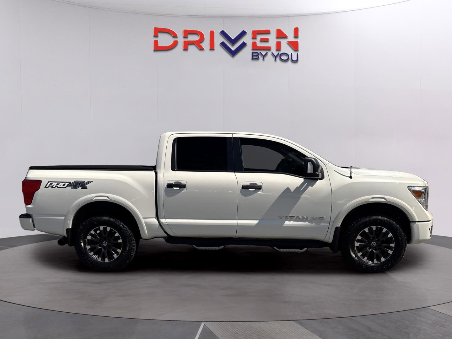 Used 2018 Nissan Titan PRO-4X w/ Pro-4x Convenience Package AWD/4WD image 6