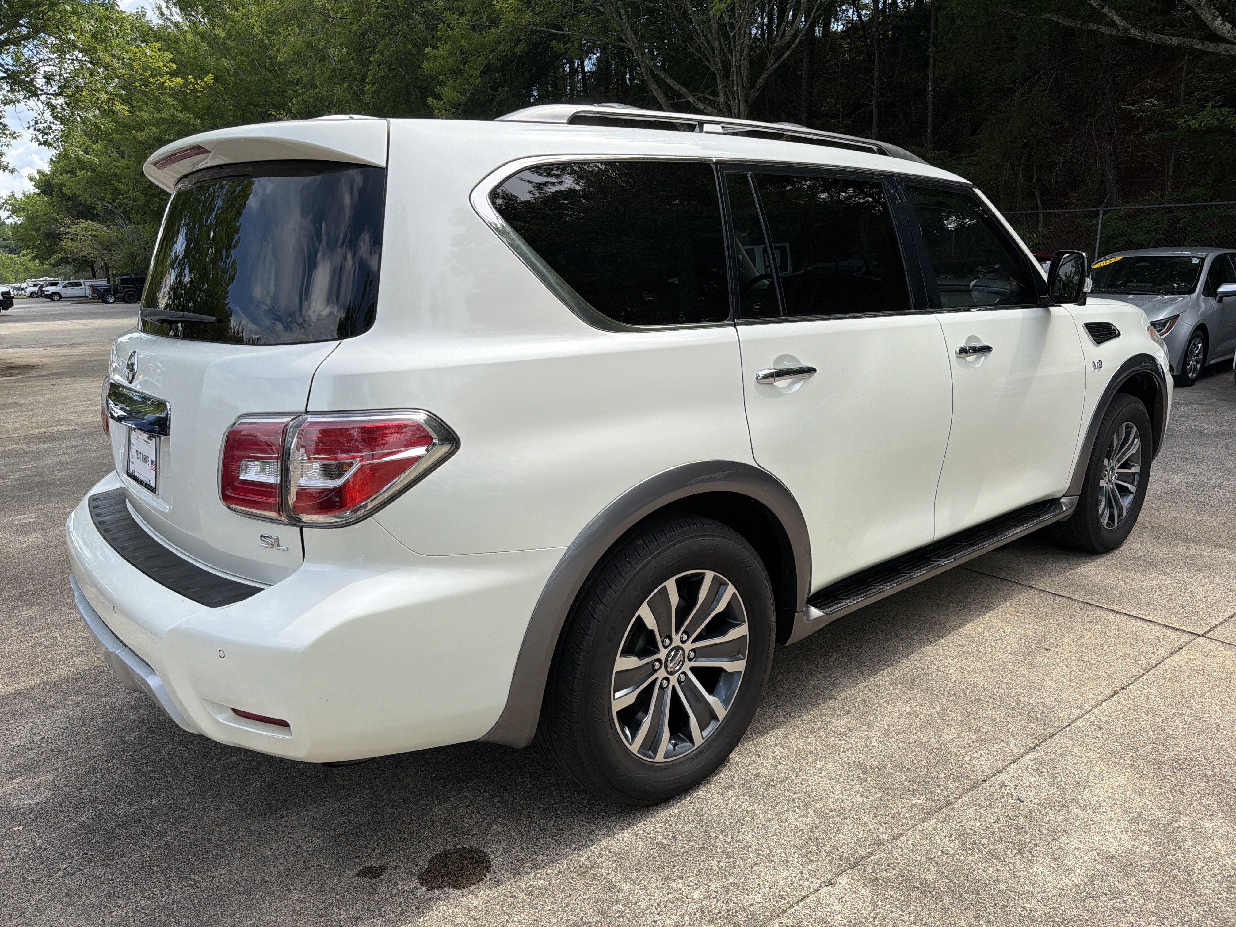 Used 2017 Nissan Armada SL w/ Interior Lighting Package RWD image 7