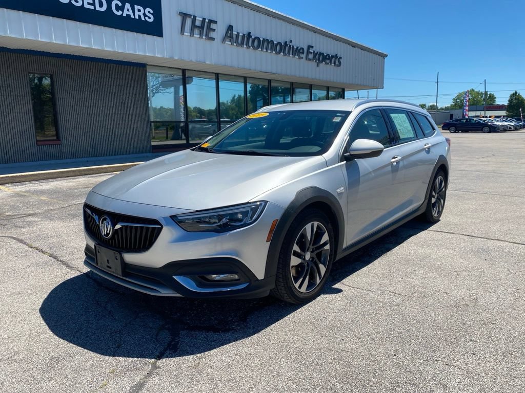 Used 2018 Buick Regal Essence w/ Driver Confidence Package #1