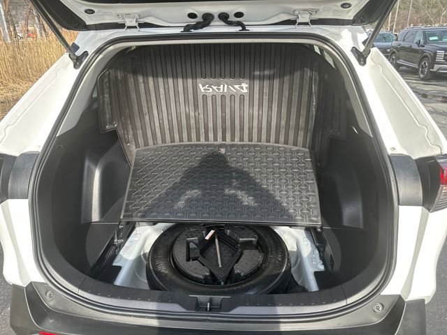 Used 2022 Toyota RAV4 XLE AWD/4WD image 21