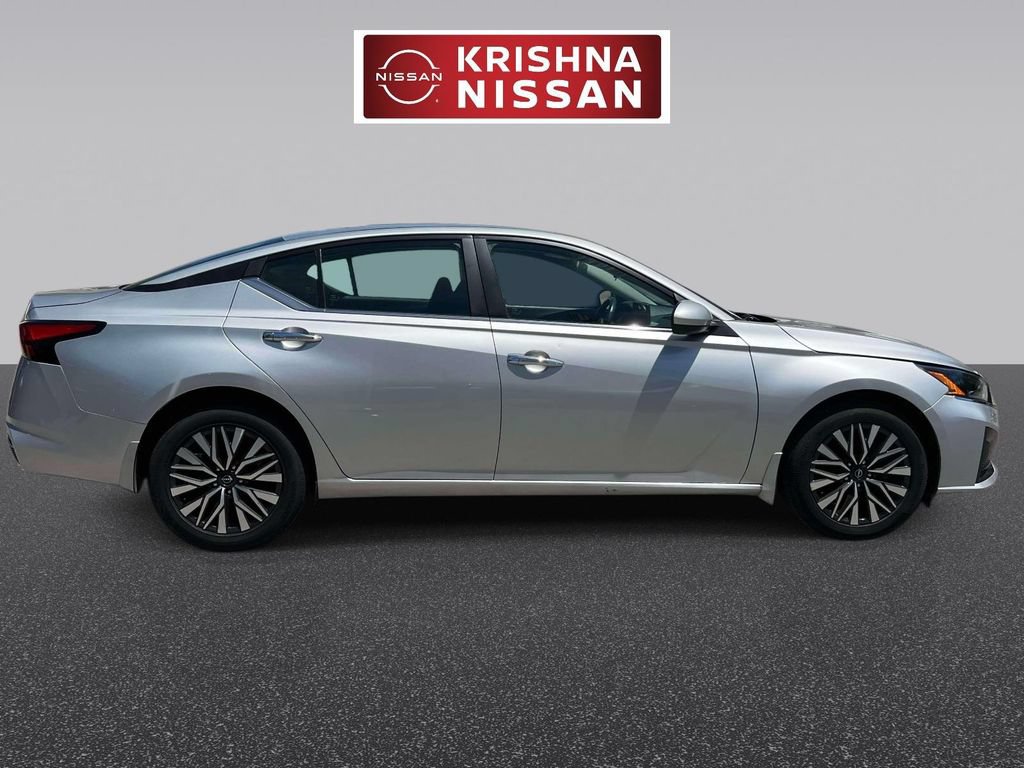 Used 2024 Nissan Altima 2.5 SV w/ SV Premium Package AWD/4WD image 5
