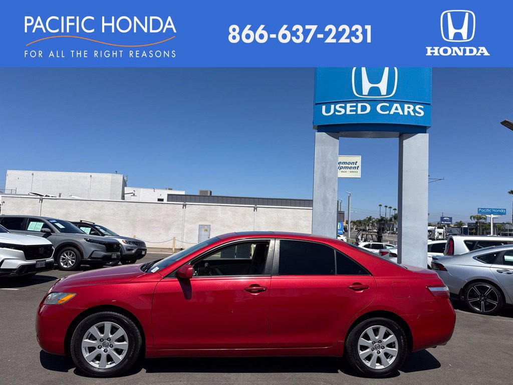 Used 2007 Toyota Camry XLE FWD image 1