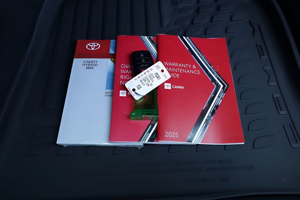 Used 2025 Toyota Camry SE FWD image 41