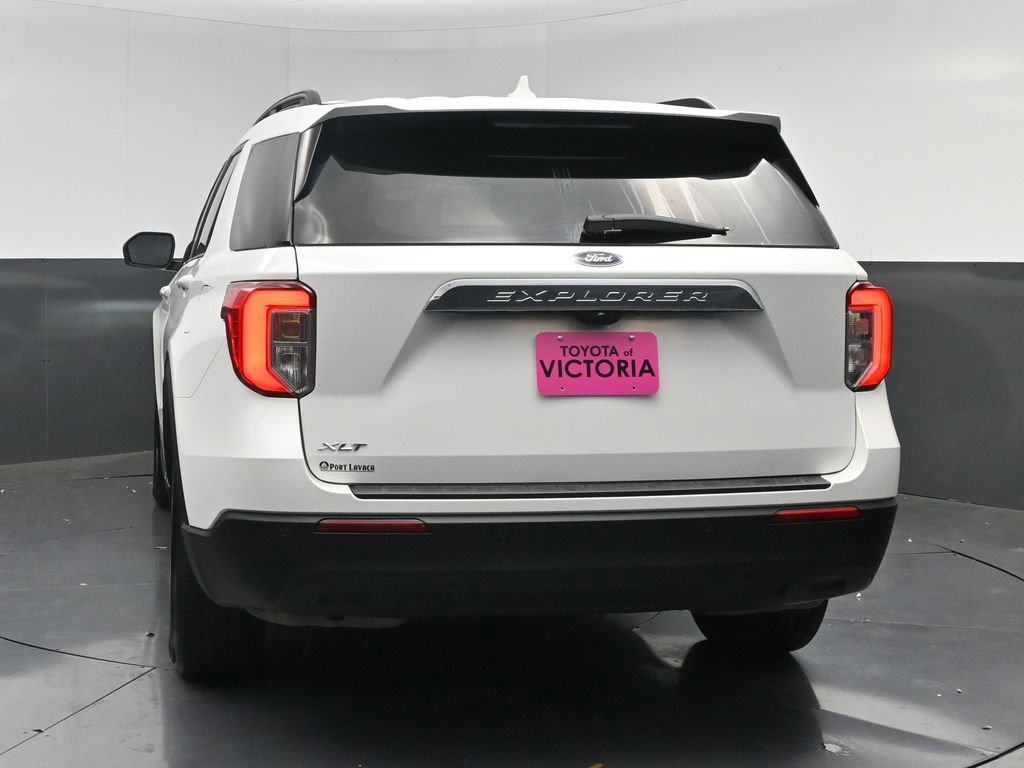 Used 2024 Ford Explorer XLT image 23