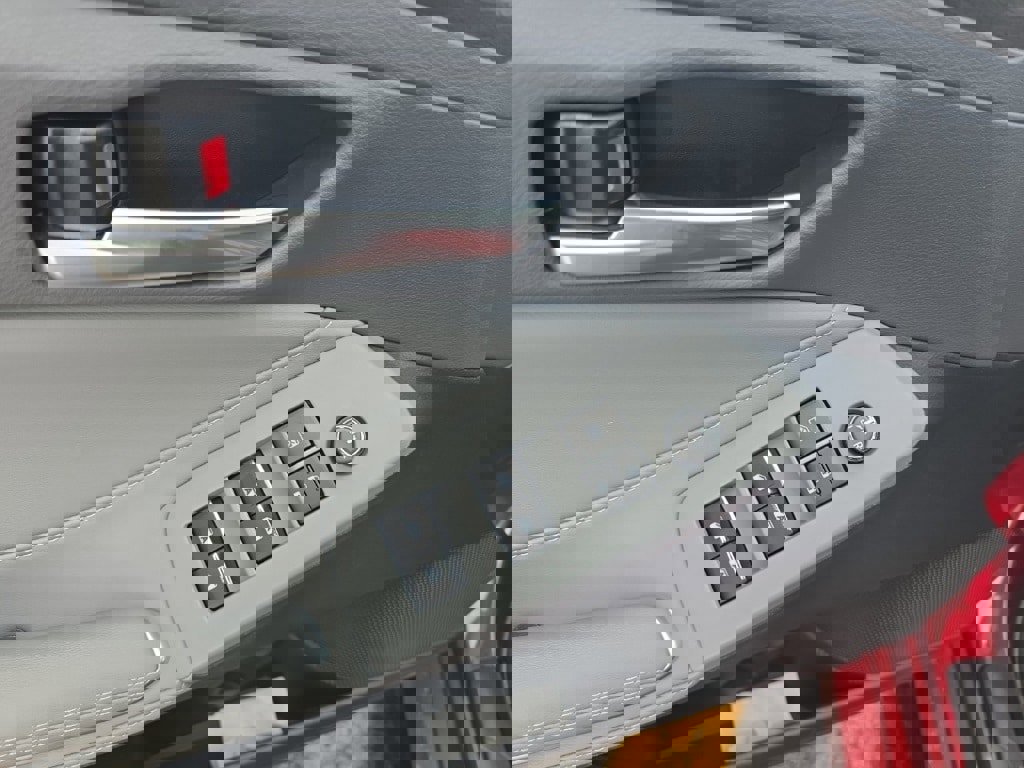 Certified 2021 Toyota Avalon XLE image 15