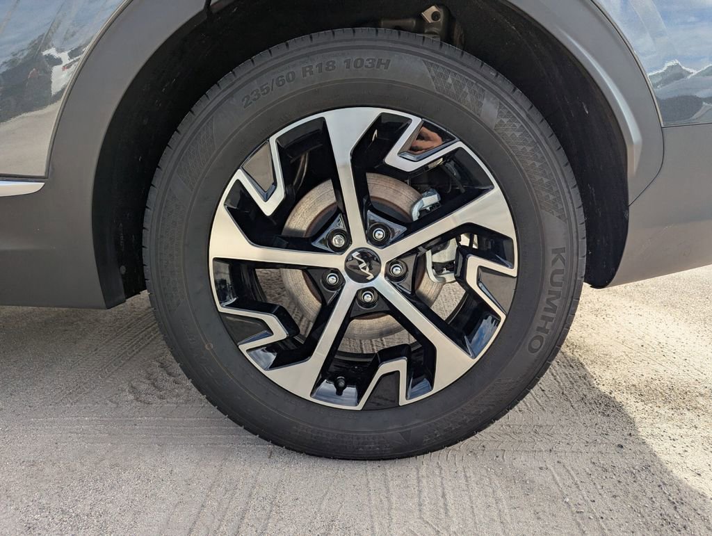 Used 2024 Kia Sportage EX image 16