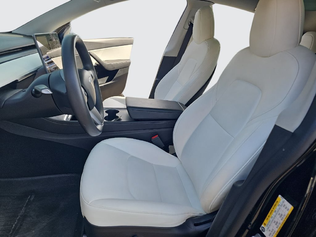 Used 2022 Tesla Model Y Performance AWD/4WD image 16