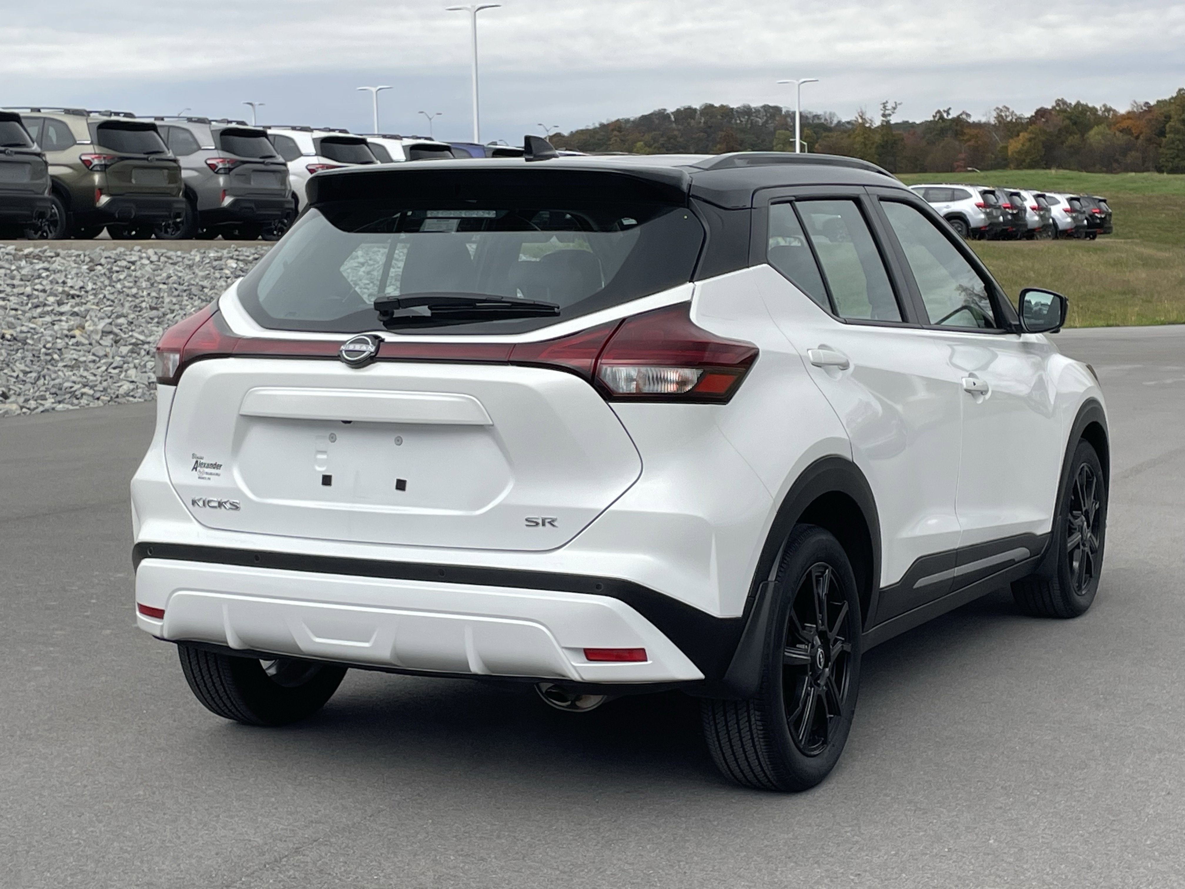 Used 2023 Nissan Kicks SR w/ SR Premium Package video 3