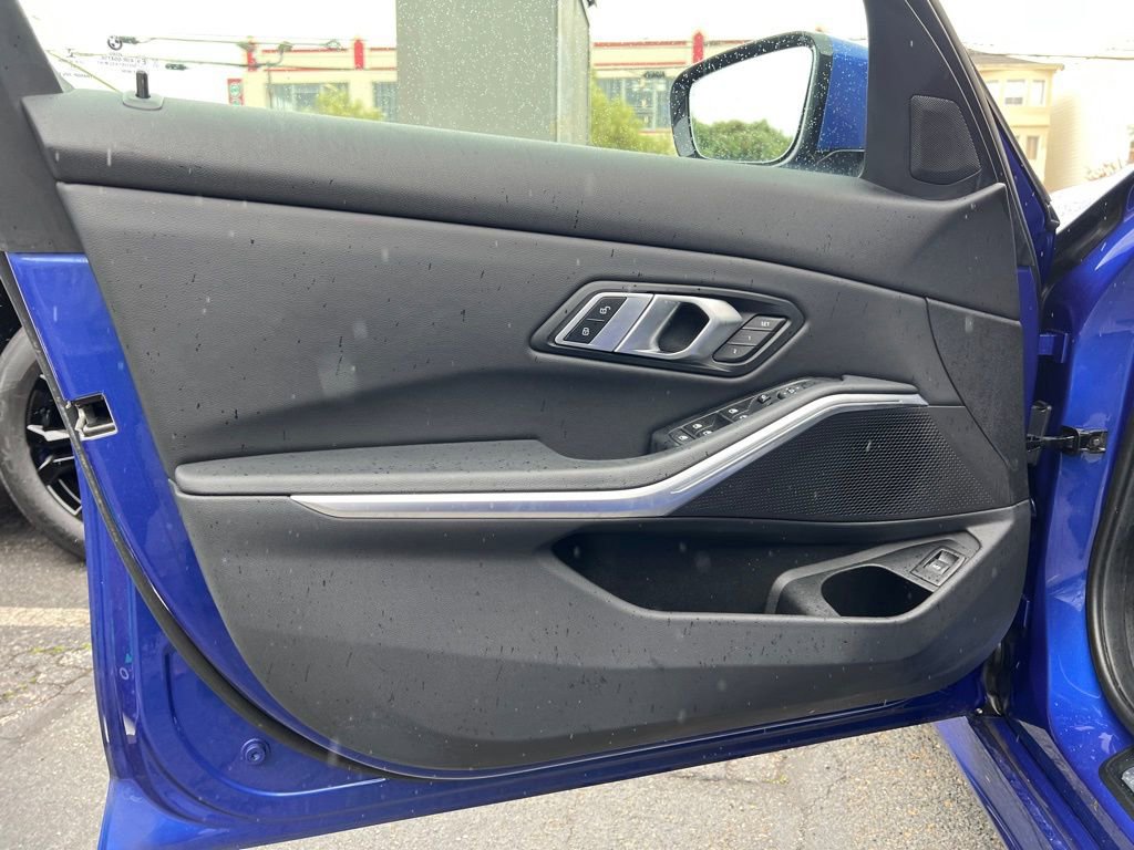 Used 2022 BMW 330i Sedan w/ M Sport Package image 37