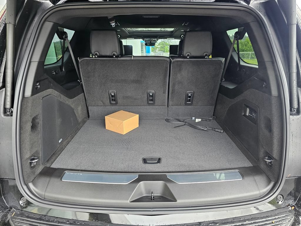Certified 2026 Cadillac Escalade ESV Sport w/ LPO, Floor Liner Package AWD/4WD image 14