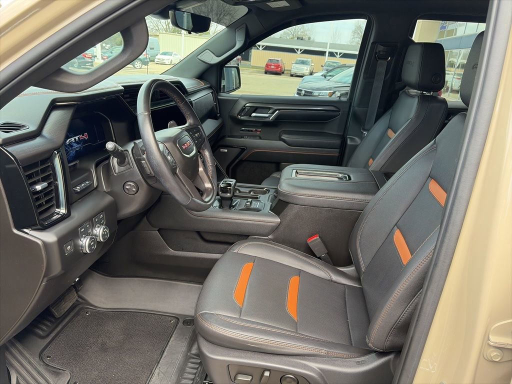 Used 2022 GMC Sierra 1500 AT4 w/ AT4 Premium Package AWD/4WD image 11
