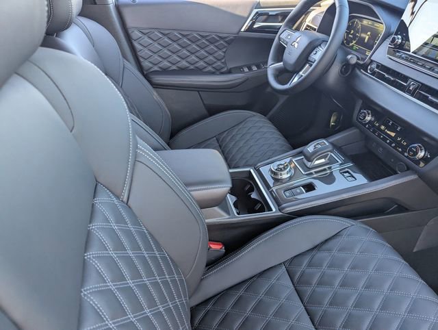 New 2025 Mitsubishi Outlander SEL image 7