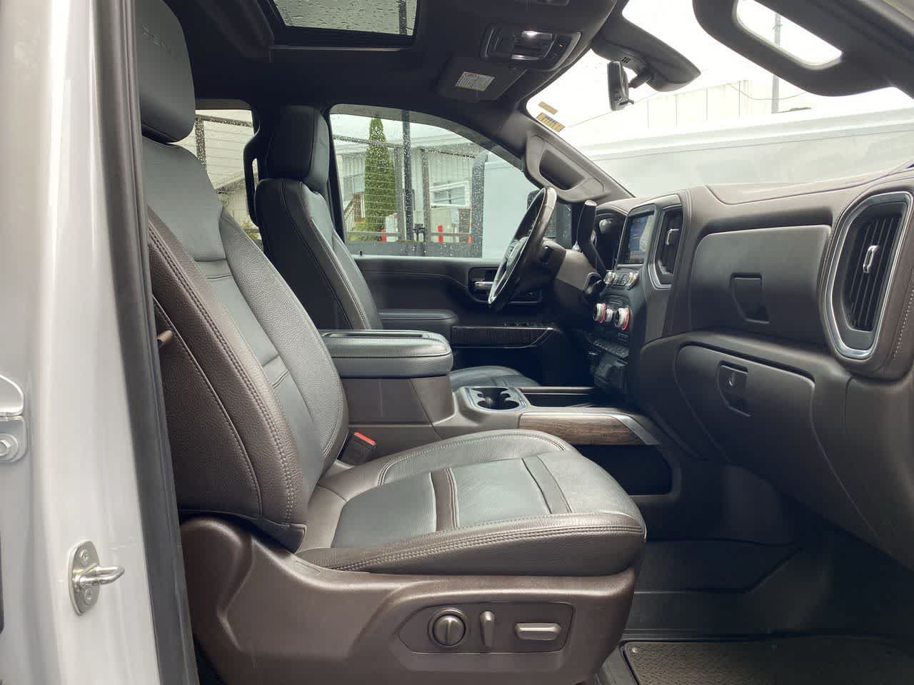 Used 2021 GMC Sierra 3500 Denali w/ Denali Ultimate Package AWD/4WD image 18
