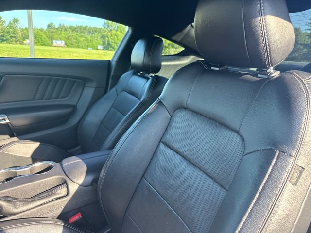 Used 2020 Ford Mustang GT Premium w/ Black Accent Package RWD image 19