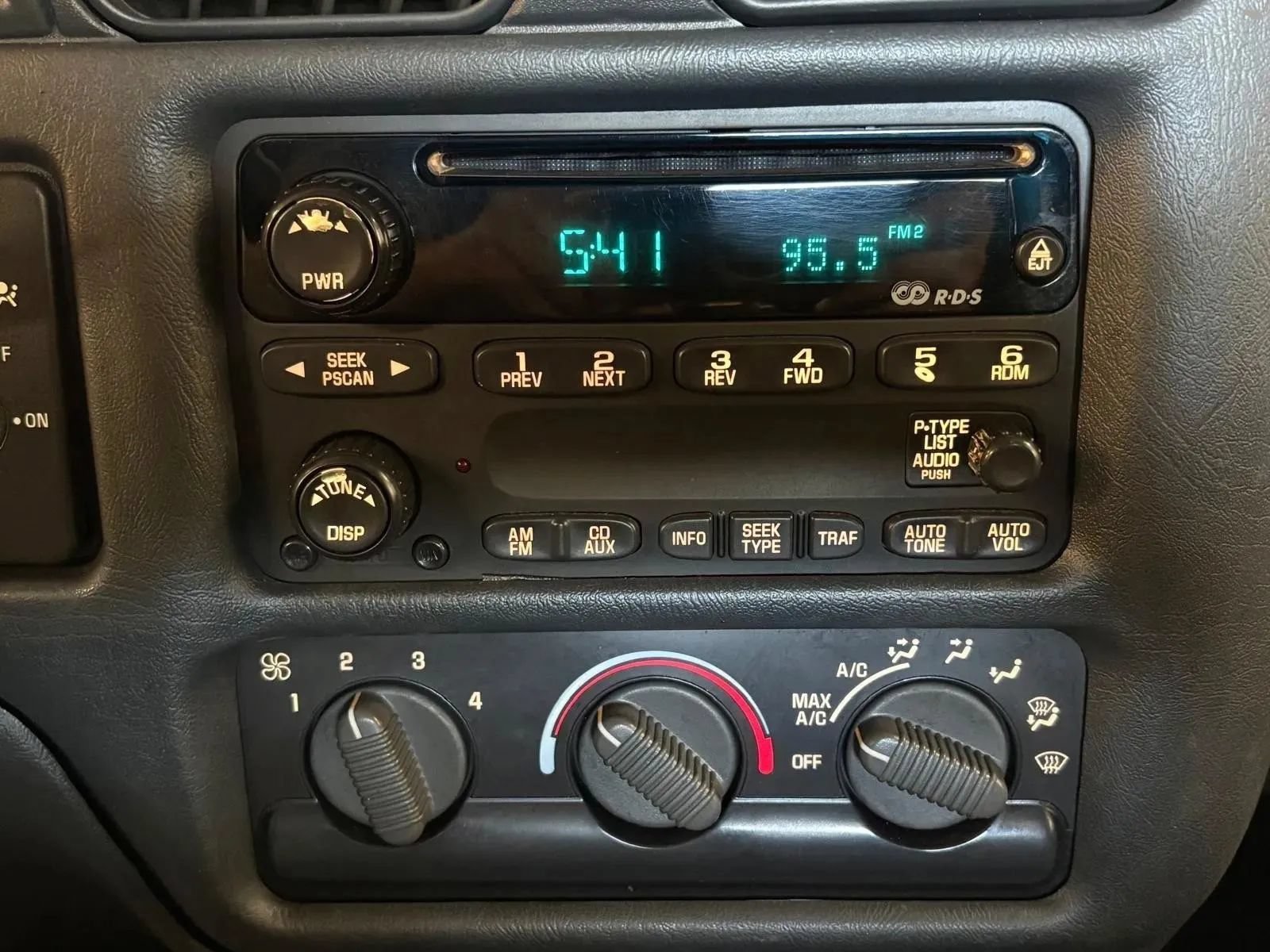 Used 2003 Chevrolet S10 Pickup LS RWD image 9