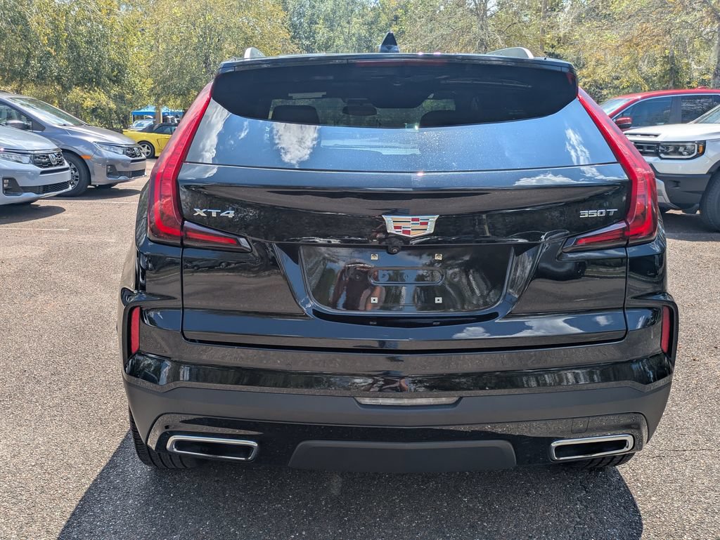 Used 2025 Cadillac XT4 Premium Luxury FWD image 5