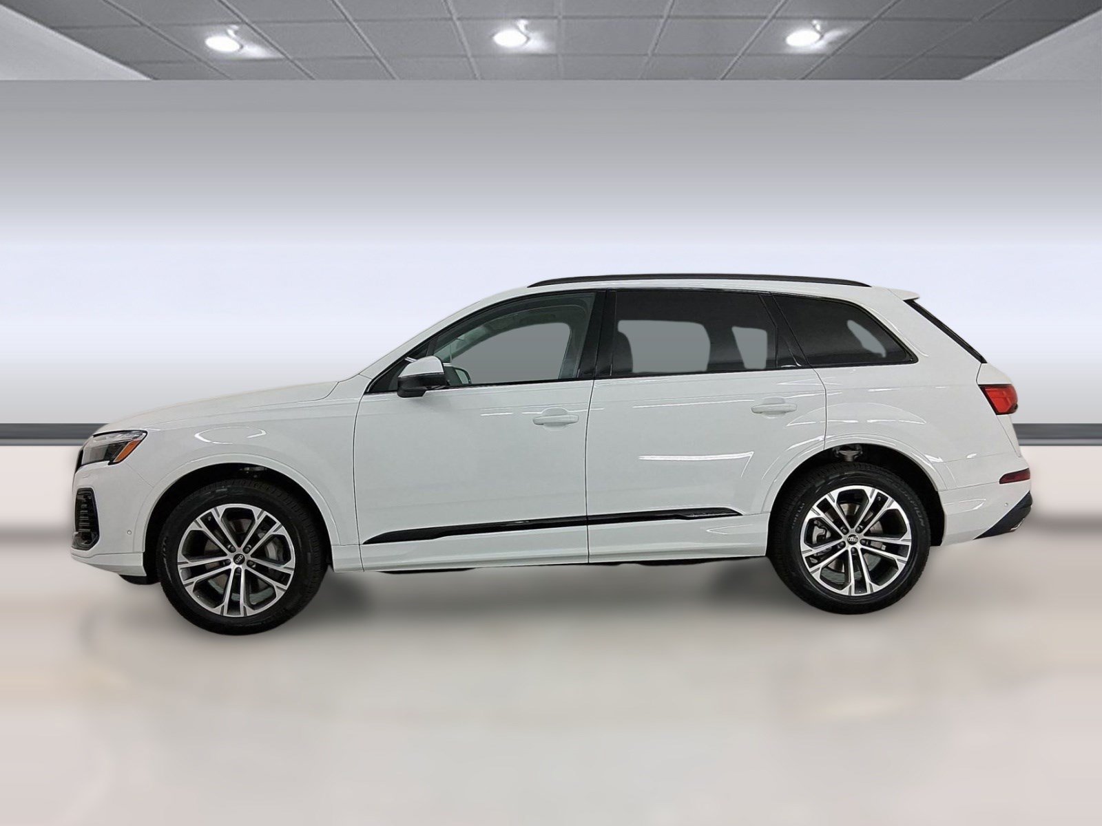 Used 2026 Audi Q7 3.0T Premium w/ Convenience Plus Package AWD/4WD image 2
