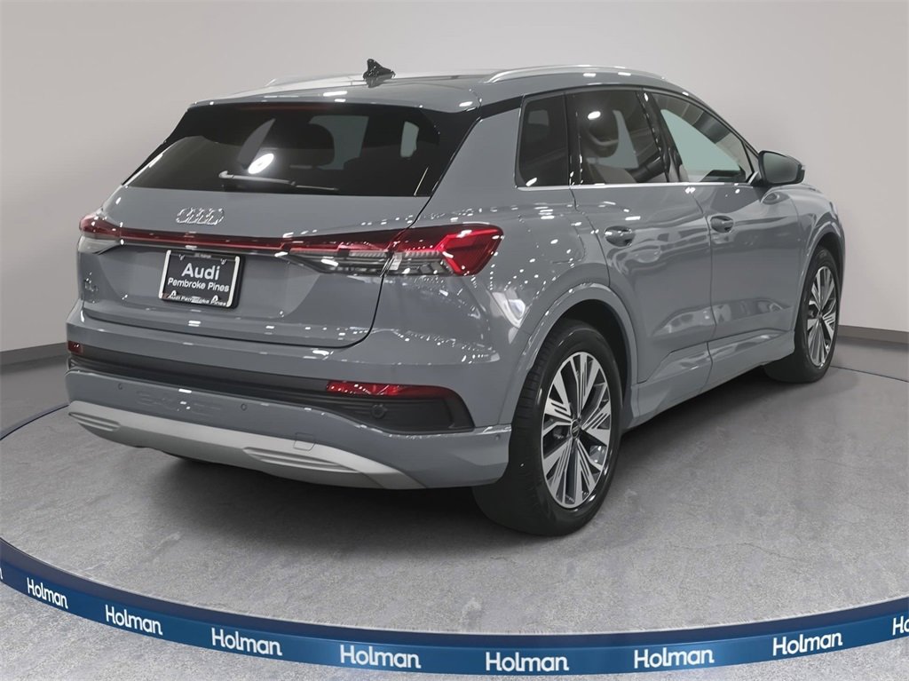 Used 2024 Audi Q4 e-tron Premium Plus image 5