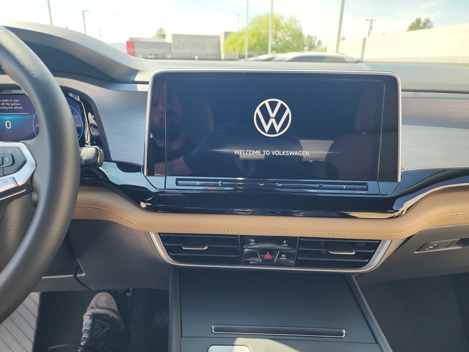 Certified 2024 Volkswagen Atlas Cross Sport SE image 28