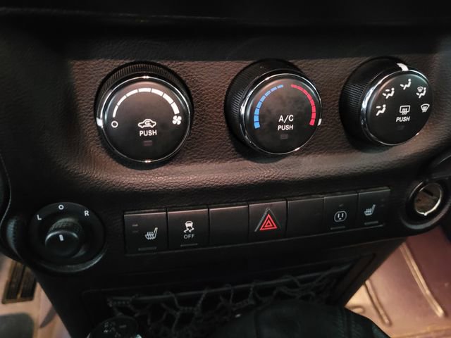 Used 2017 Jeep Wrangler Sahara image 33