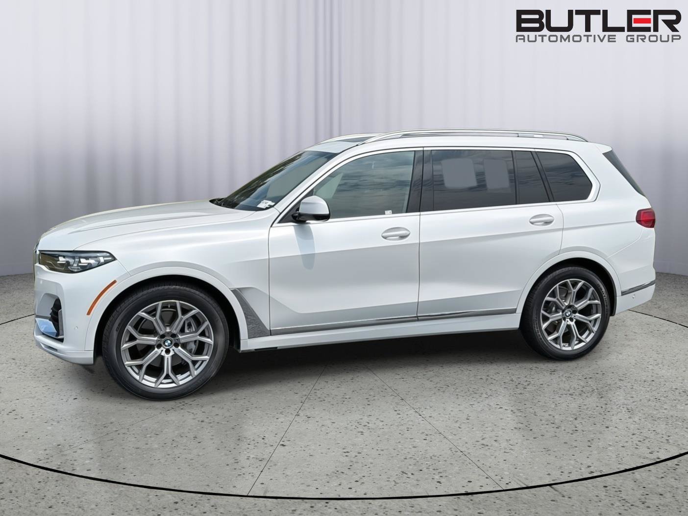 Used 2022 BMW X7 xDrive40i w/ Executive Package AWD/4WD image 3