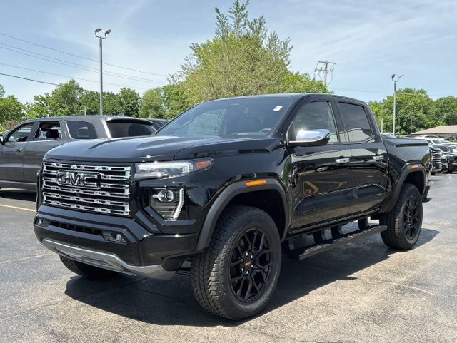 New 2026 GMC Canyon Denali w/ LPO, Denali Black Edition AWD/4WD image 5