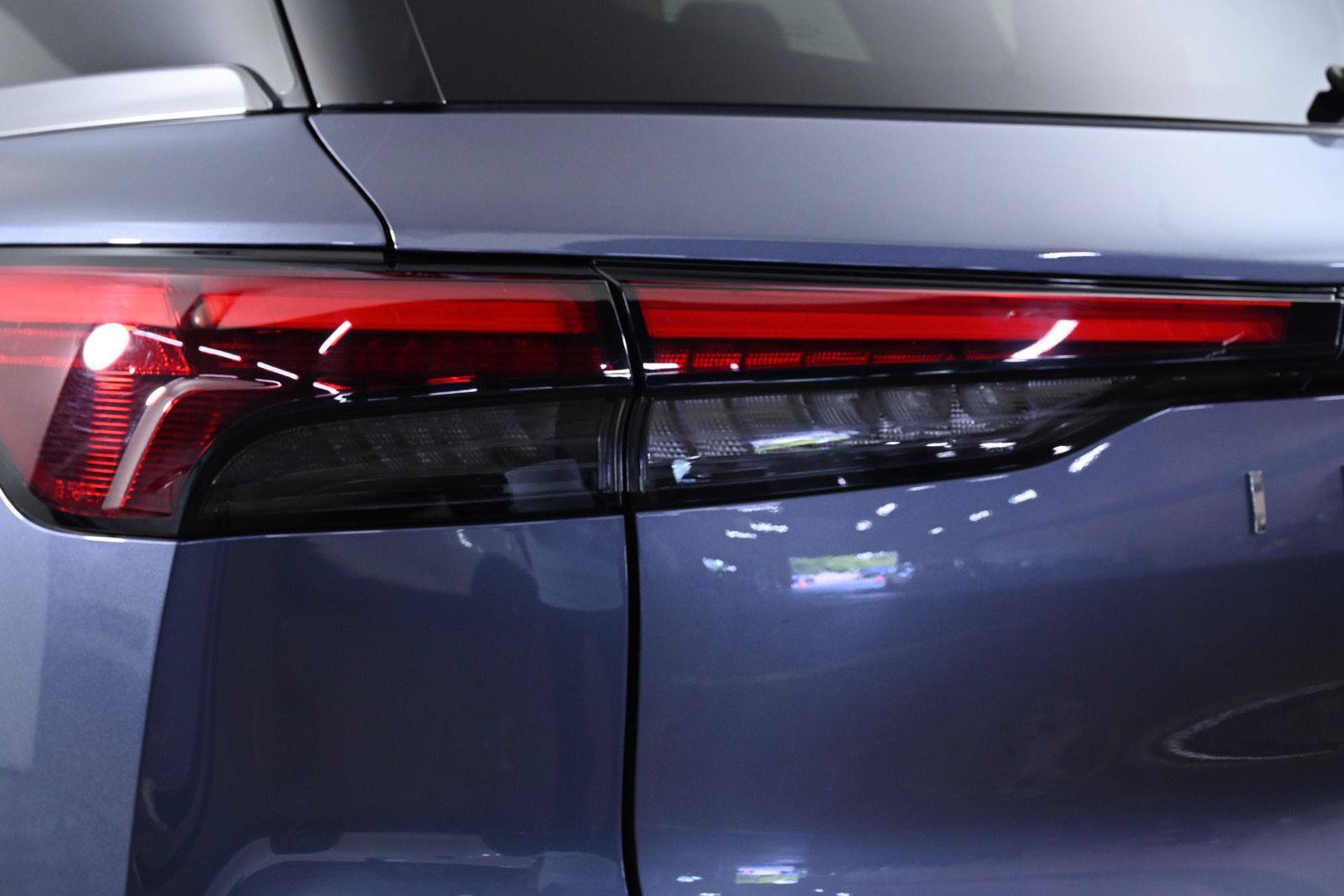 Used 2023 INFINITI QX60 Autograph w/ Cargo Package AWD/4WD image 7